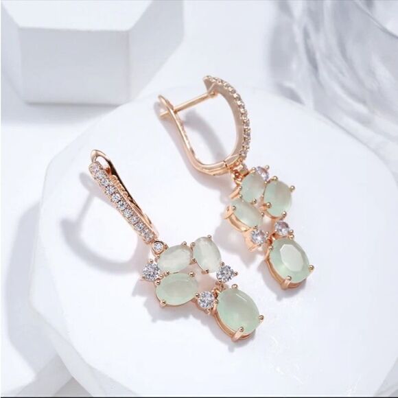 #33 Chalcedony Color Zircon Flower Gemstone Earrings - Picture 6 of 10